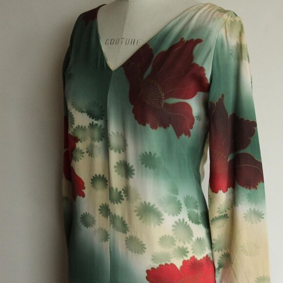 Vintage 1960s Dress, Green and Red Asian Rayon Maxidress with Iris Floral Print - Picture 8 of 10